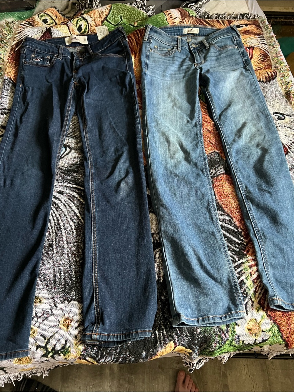 Hollister Denim Jeans in Blue with Contrast Stitching